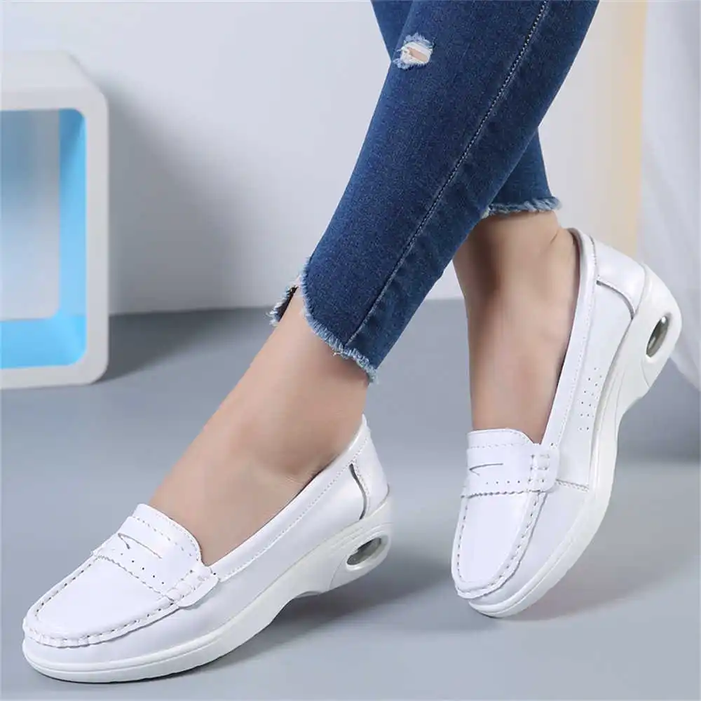 Thick Sole Slipon White Traine - Formal Upper Wear For Men Winter recension och pris