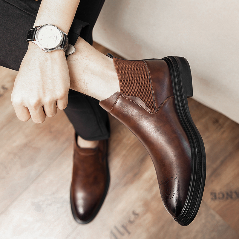 High-top leather shoes are ver - Men Formal Wear With Boots recension och pris