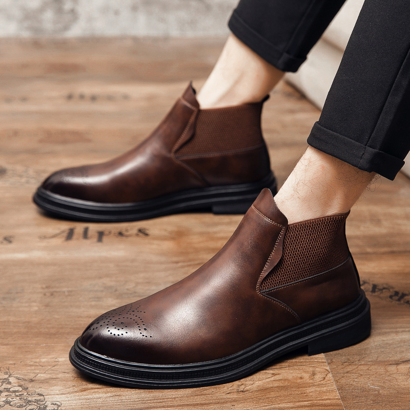 High-top leather shoes are ver - Men Formal Wear With Boots recension och pris